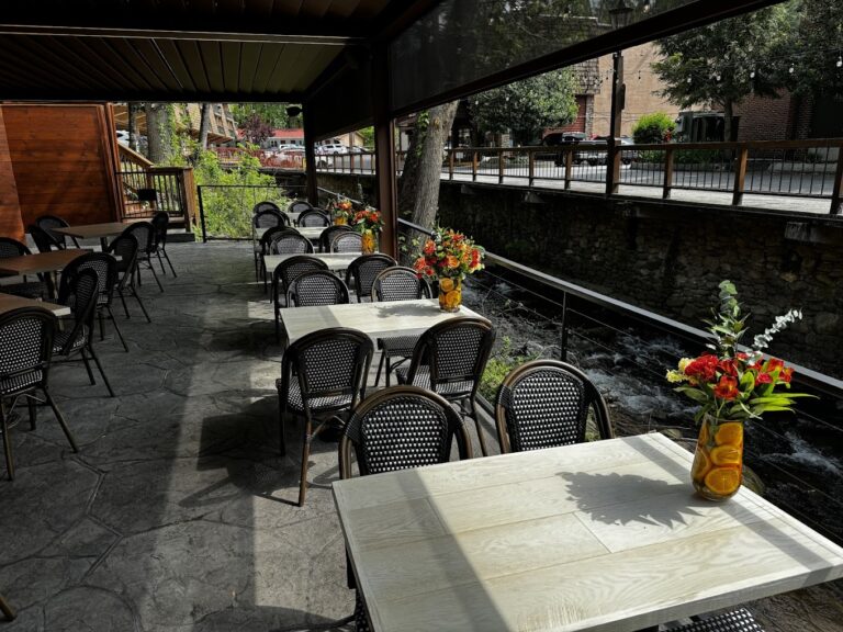 15+ Best Restaurants To Visit In Gatlinburg, TN