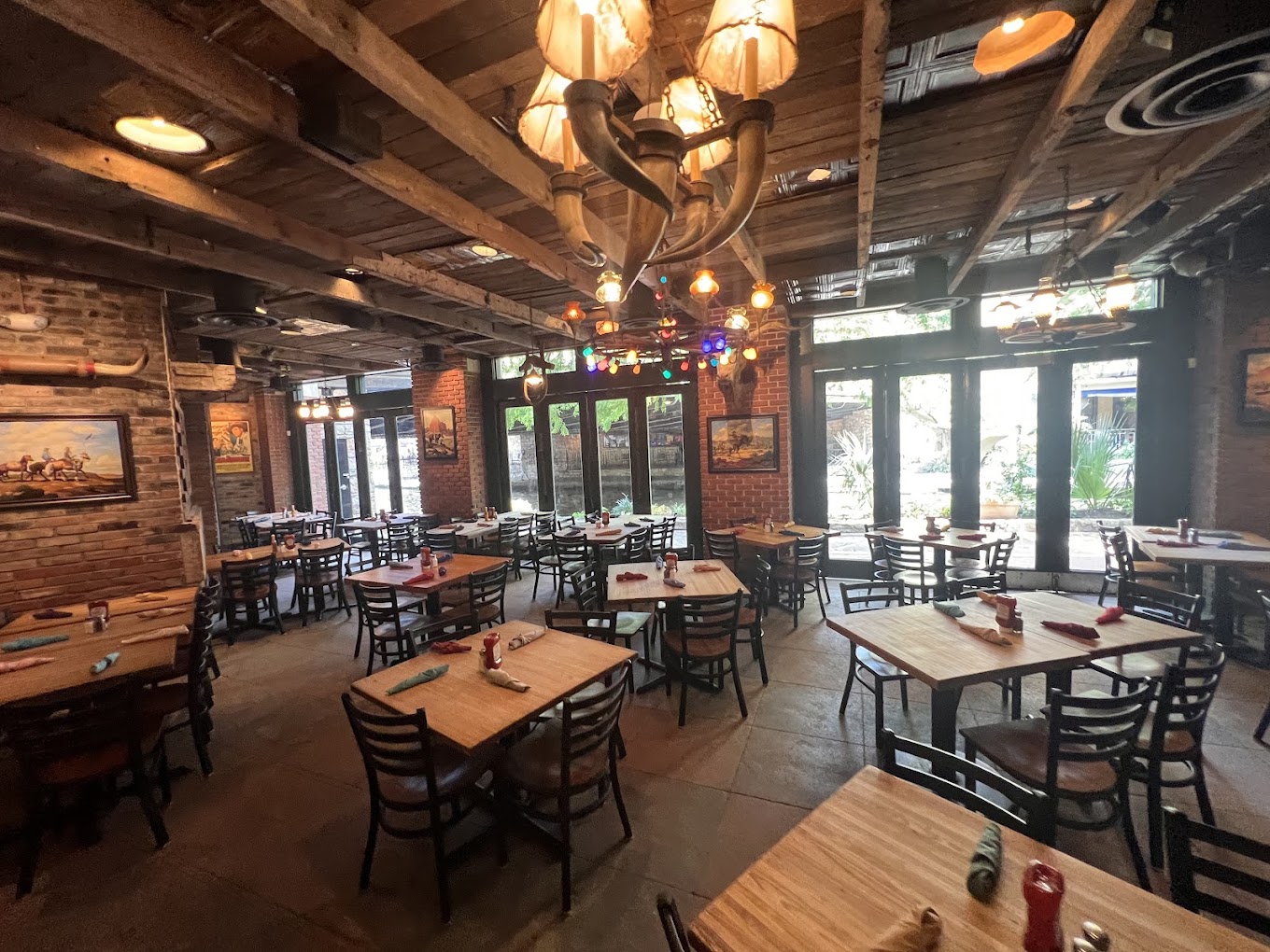15+ Best Restaurants To Visit On The Riverwalk San Antonio