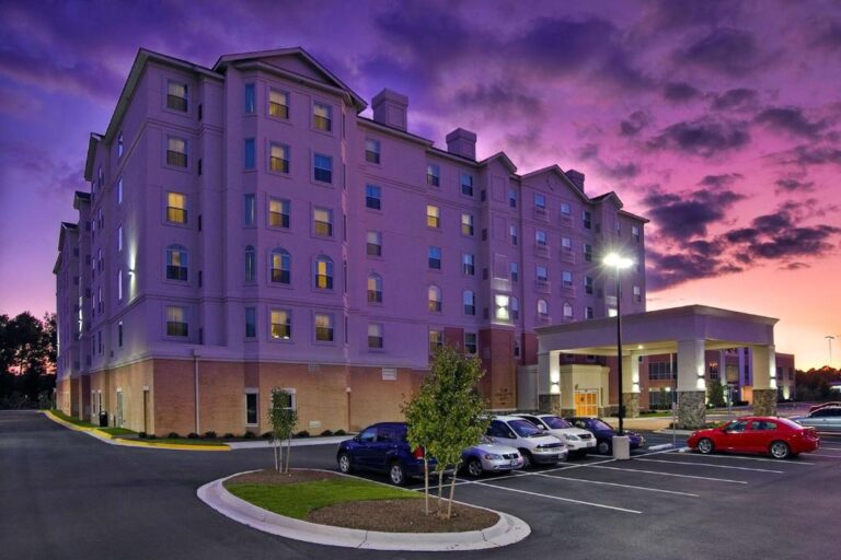 12 Best Hotels To Stay In Hampton, Virginia